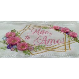 Toalha Bordada de Mão Lavabo com Flores em Relevo Mãe Te Amo. Cor: Branco. Marca: Dohler Artesanalle - 2