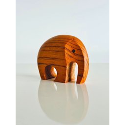 Escultura Elefantinho em Madeira. Elefante de Madeira - 2