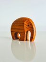 Ver imagem 2 de Escultura Elefantinho em Madeira. Elefante de Madeira