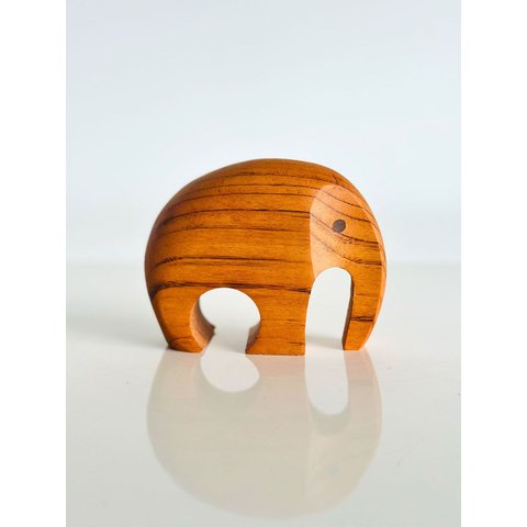 Escultura Elefantinho em Madeira. Elefante de Madeira