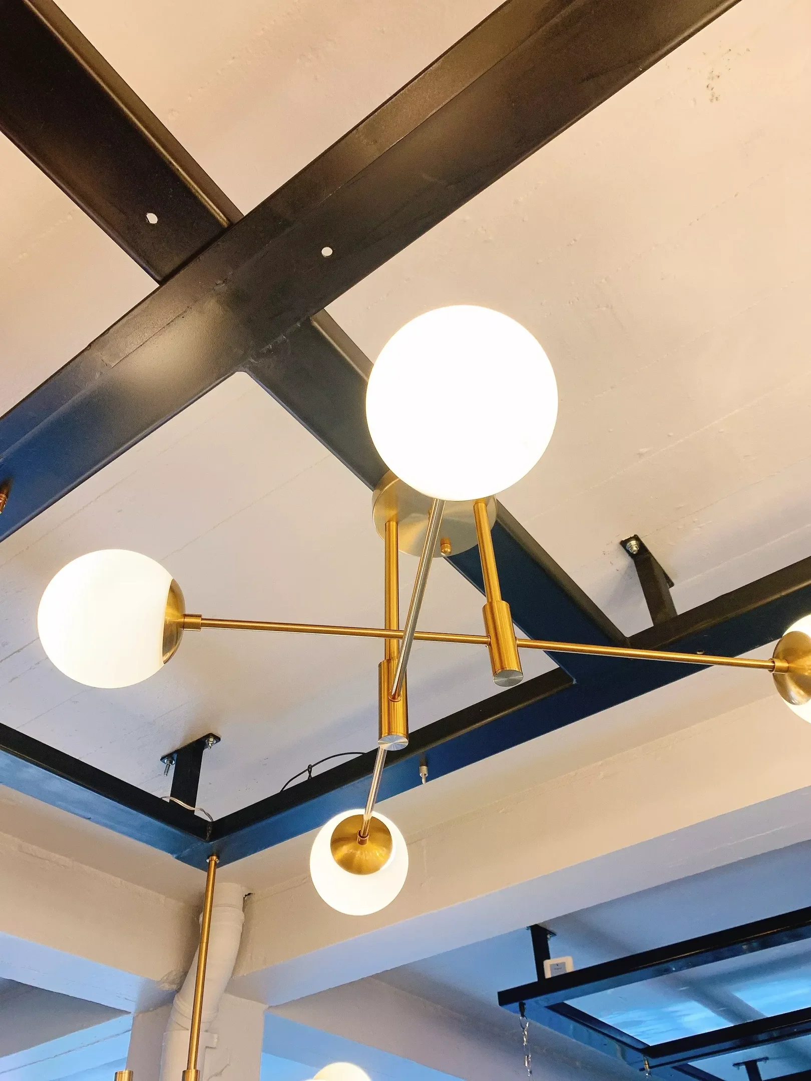 Ver imagem 2 de Plafon Lecce Metal Ouro com Vidro Tupiara