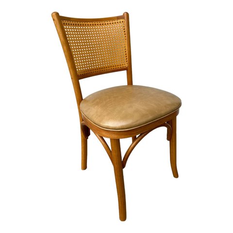 Cadeira Luxemburgo Assento Estofado Encosto em Tela