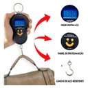 Ver imagem 2 de Balança Digital Portátil De Mão Com Gancho De Aço p/ Bolsa Sacola E Mala Peixe De 10g Até 50kg Lb Oz