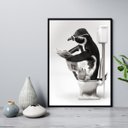 Ver imagem 1 de Quadro para Banheiro Pinguim no Vaso 24x18cm - com Vidro:madeira Branca
