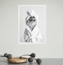 Ver imagem 1 de Quadro Decorativo Banheiro Gatinha de Roupão 24x18cm:moldura Branca