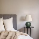 Ver imagem 4 de Abajur Decorativo Pequeno Bola Verde Lúpulo com Cúpula de Tecido Bege