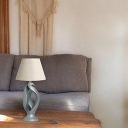 Abajur de Sala Luminária de Mesa Grande Grego Cinza Fosco com Cúpula de Tecido - 2