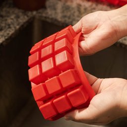 FORMA DE GELO DE SILICONE PARA 18 CUBOS - 4