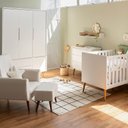 Ver imagem 1 de Kit Quarto Infantil Theo com Pés Retrô Mel - Berço + Cômoda 3 Gavetas + Guarda-roupa 3 Portas + Polt