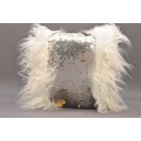 Ver imagem 2 de Almofada Pelo Longo Branco Com Paetê Dourado E Prata Moda