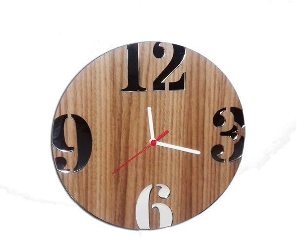 Relógio de Parede em Madeira Laminada com Números Espelhados - 1