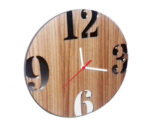 Relógio de Parede em Madeira Laminada com Números Espelhados - 2
