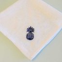 Ver imagem 2 de Kit com 4 peças Guardanapo branco VivaIN linho sintético com bordado abacaxi