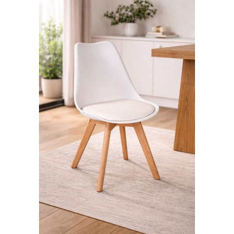 Cadeira Polipropileno Saarinen Leda Branca Base Wood Design para Sala de Jantar
