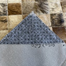 Tapete de couro marrom light 0,60x1,20 sem borda peça 5x5cm - 3