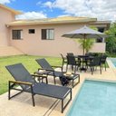 Ver imagem 1 de Kit Completo Móveis Piscina Cadeira Mesa Espreguiçadeira e Guarda Sol