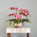 Ver imagem 2 de Arranjo Artificial com Seis Hastes de Orquídeas Rosa no Vaso Rose Gold