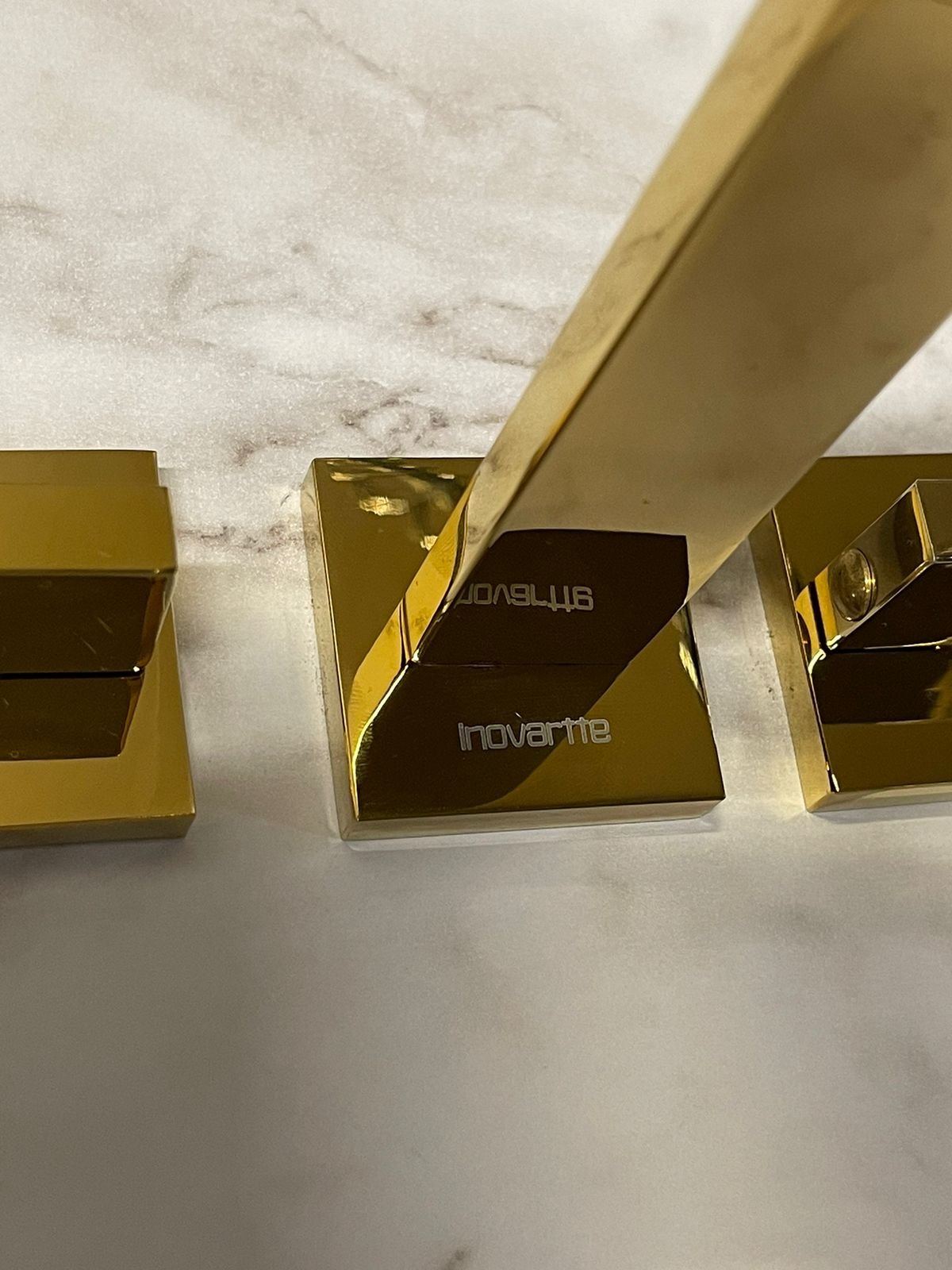 Torneira Misturador Duplo Comando Quadrada Dourado Gold Luxo Para Banheiro Lavabo Inovartte IN31 - 2