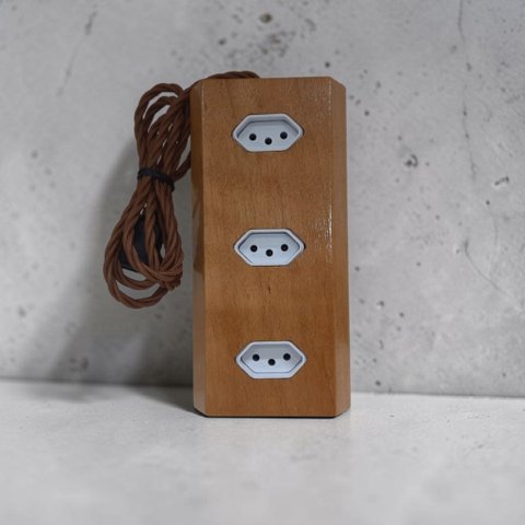 Extensão Elétrica – Design Hexagonal Ligne