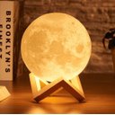 Ver imagem 2 de Luminária Lua Cheia 3D 15cm Base Madeira