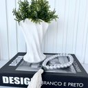 Ver imagem 2 de Decoração sala livro fake + vaso torcido + enfeite colar