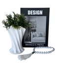 Ver imagem 1 de Decoração sala livro fake + vaso torcido + enfeite colar
