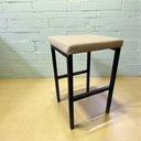 Ver imagem 5 de Banquinho Estilo Industrial Modelo Luxo com Assento Estofado Preto