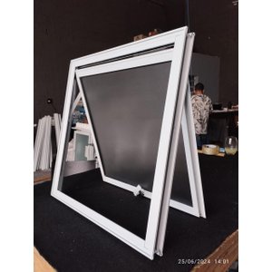 Maxim Ar 60x60 - Janela de Banheiro