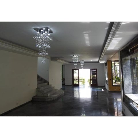 LUSTRE DE CRISTAL PARA SALA COM 90 CM DE ALTURA BASE DE INOX POLIDO 45X45CM