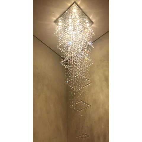 lustre de cristal,para pé direito duplo,vão de escada,4 metros de altura,base de inox polido 57x57cm