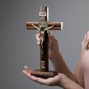 Ver imagem 4 de Crucifixo Cruz Medalha São Bento Frisado Parede e Mesa 26 Cm