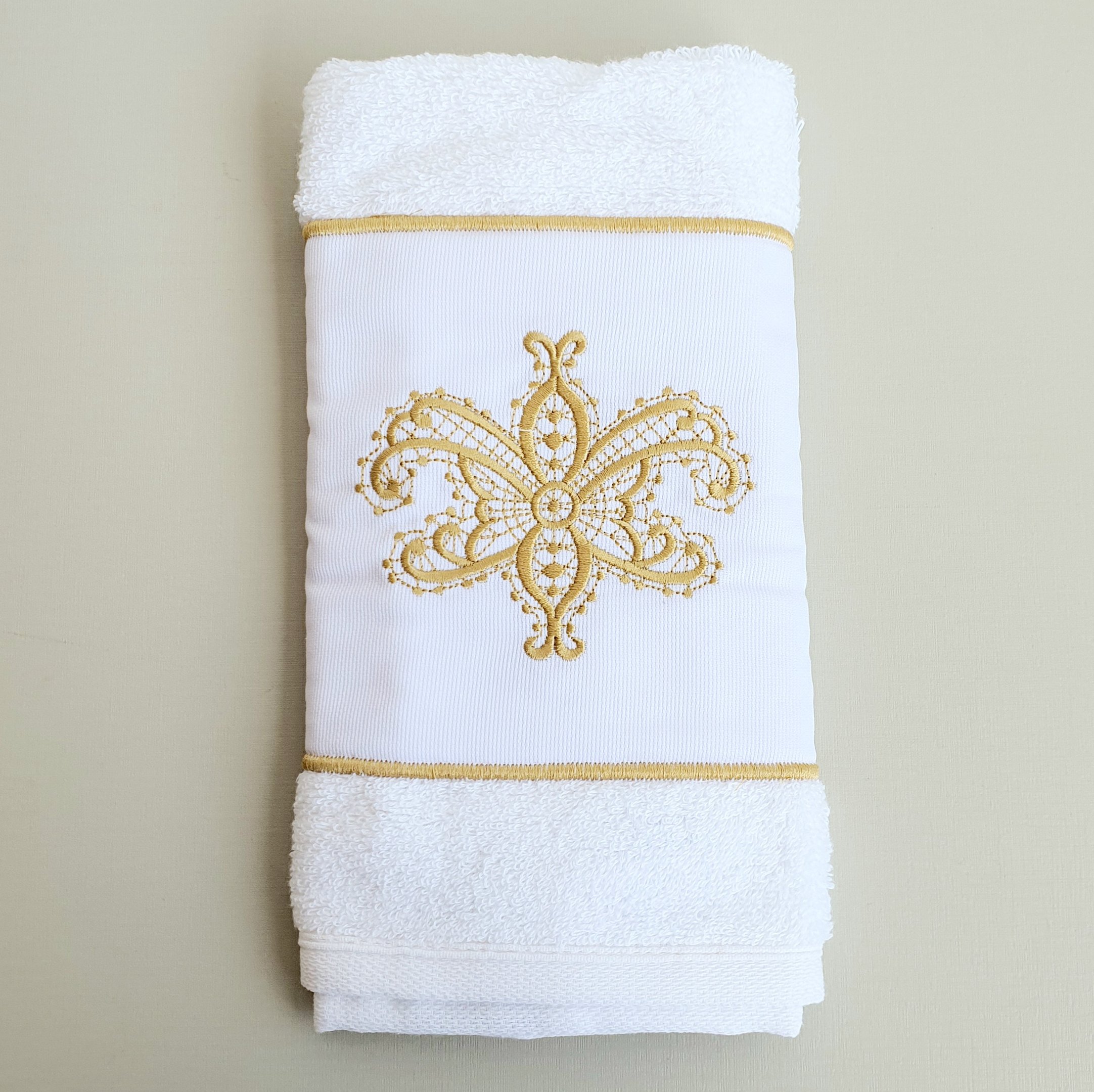 Toalha Social Super Luxo Bordado Dourado Modelo 1