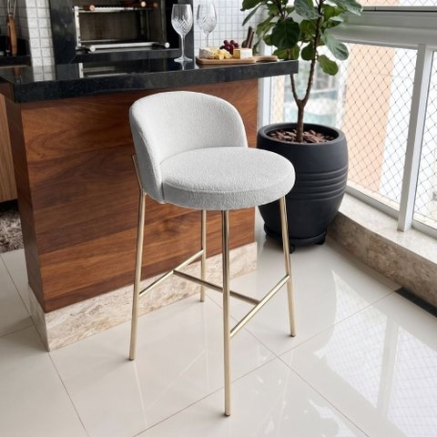 Banqueta Decorativa Elegance Recepção Gormet Base Champanhe Boucle Cinza Claro - Montanaris Decor