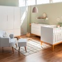 Ver imagem 1 de Kit Quarto Theo com Pés Square Mel - Berço + Cômoda 3 Gavetas e 1 Porta + Guarda-roupa 3 Portas + Po