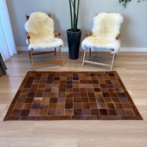 Tapete de Couro Tons Marrom 100x150 Placas 10cm Quadriculado
