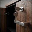 Ver imagem 7 de Armário Alto Fechado com 02 Portas - 1,60x0,80x0,45m - Marsala / Preto - 51009