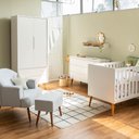 Ver imagem 1 de Kit Quarto Theo com Pés Retrô Mel - Berço + Cômoda 3 Gavetas e 1 Porta + Guarda-roupa 2 Portas + Pol