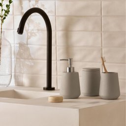 Kit com Porta-sabonete Líquido, Pote e Copo em Cimento Cinza - 2