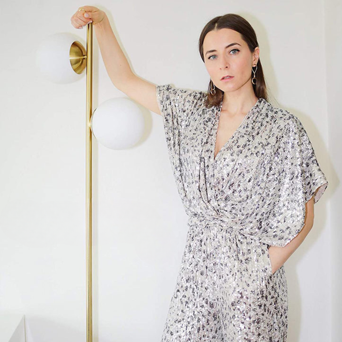 Luminária Piso Chão 162cm Jabuticaba 2 Globos Dourada Kjtd-710-gold + 2 Lâmpadas Led 12w Bivolt - 4