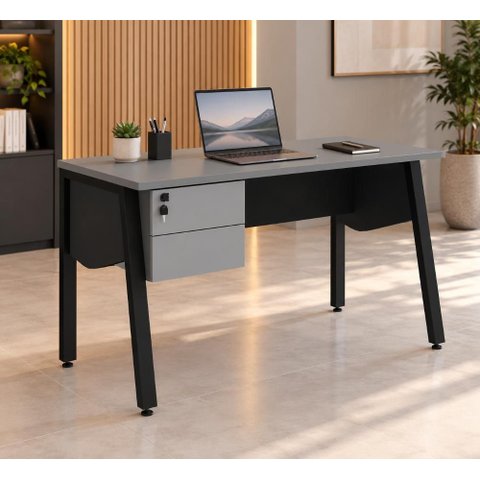 Mesa Escrivaninha 150cm x 60cm com Gaveteiro Suspenso e Tampo Chanfrado F5 Office Cor:Cinza Sagrado