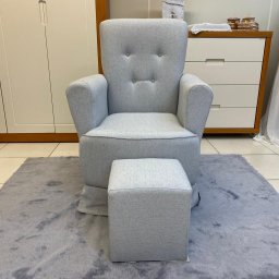 Poltrona de Amamentação Bela em Linho com Balanço e Puff Cinza - 3