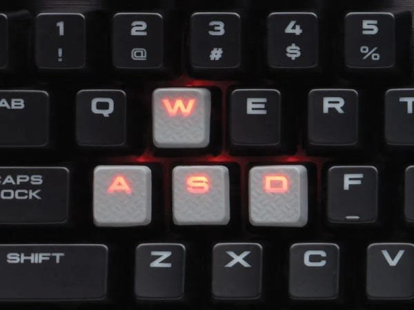 Teclado Gamer Corsair Rapidfire Retroiluminação Red Cherry MX