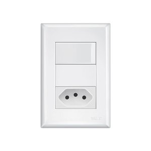 Interruptor Simples e Tomada 2P+T 20A Fame Evidence com Placa 4x2 Branco