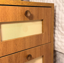Ver imagem 2 de Mesa de Cabeceira Madeira 100% MDF, 2 Gavetas, Detalhe em Palhinha, Puxador Madeira