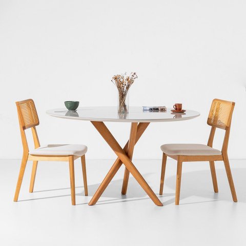 Conjunto Mesa de Jantar Thai Redonda 1,20m Vidro Off White + 2 Cadeiras Lalá Encosto Palha Creme Ass