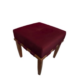 Banqueta Puff Quadrado Vermelho Bordô Pé Palito - 1