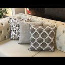 Ver imagem 2 de Kit 3 Capas de Almofadas Composê Arabesco, Textura Fendi e Geométrico 45x45cm