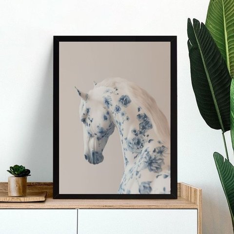 Quadro Decorativo Cavalo Soft Flores Azuis 45x34cm:moldura Preta