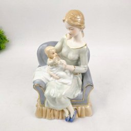 Estatua Mae e Filho Decorativa Poltrona 26x16cm Estatueta - 3