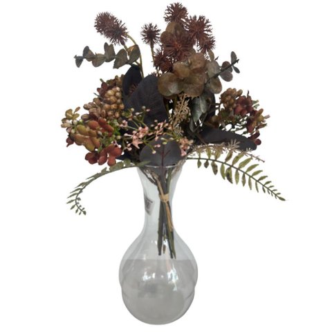 Vaso solitário de vidro com buquê de flores terra cota
